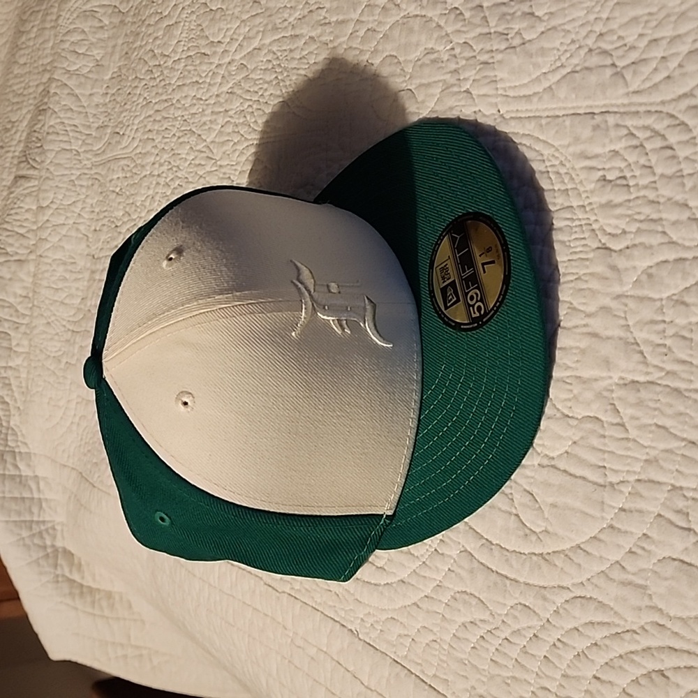 Essential Fear Of God - MLB - 7 1/8 - green and white brand new hat